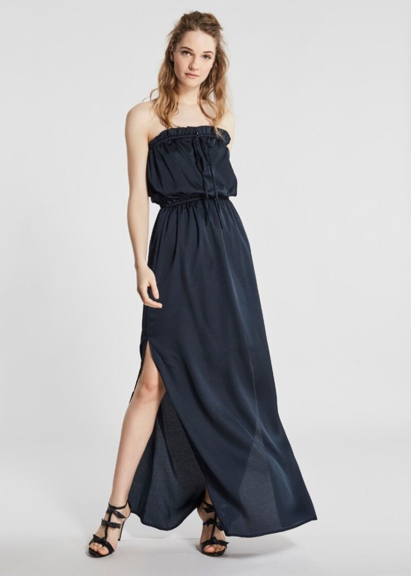 Maxi robe fendue en satin 