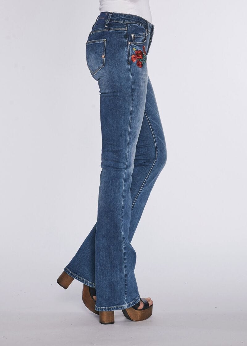 Fit and flare embroidered jeans 