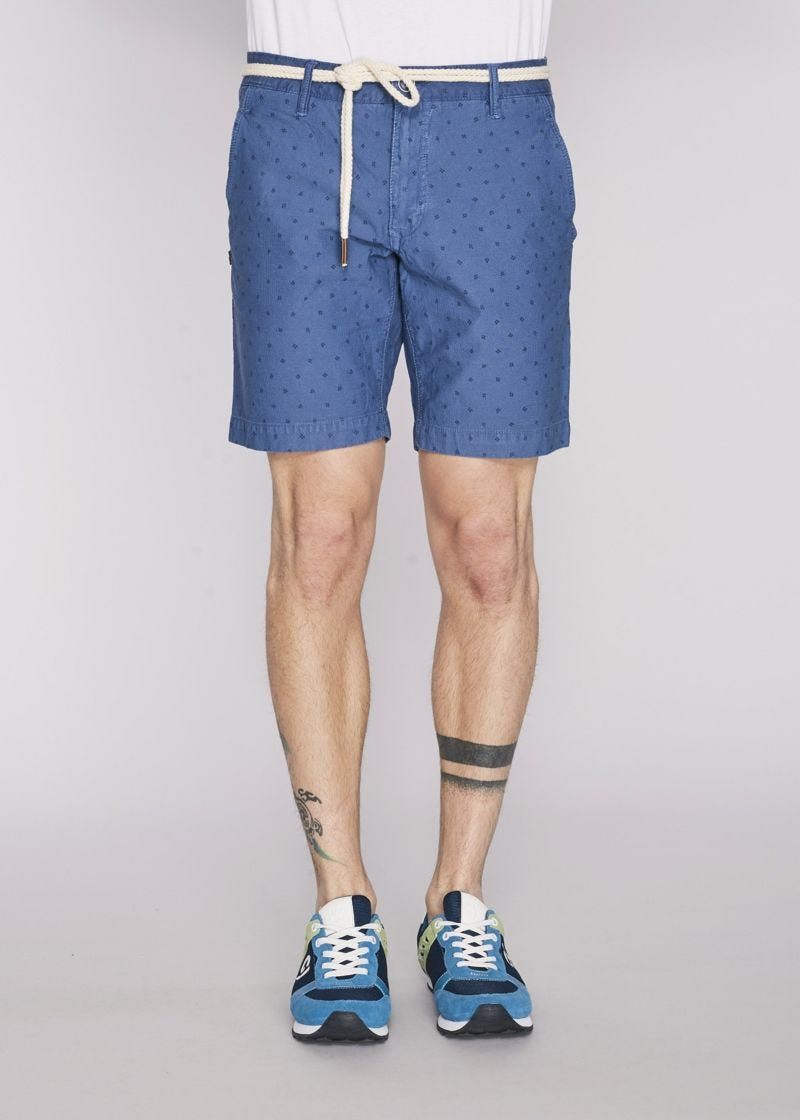 Bermuda shorts with geometric pattern 