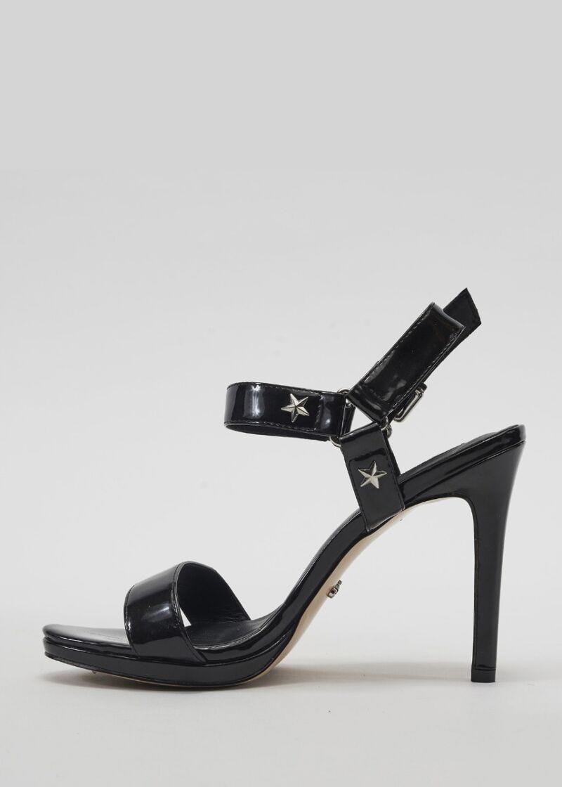 Patent leather sandals with stars 