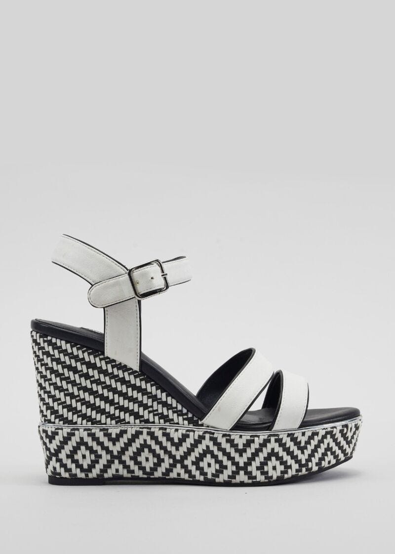 Sandals with plaited wedge 