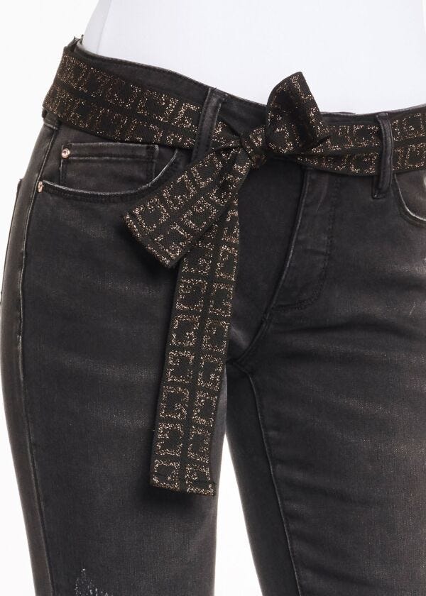 Jeans with logo belt