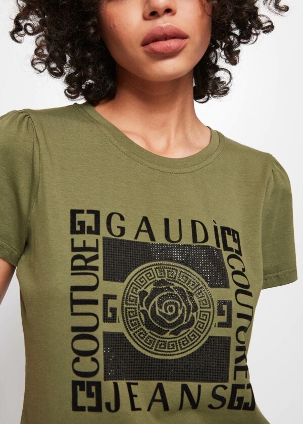 T-shirt with lettering