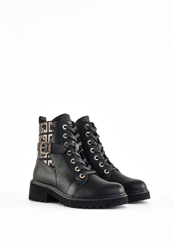 Ankle boots with logoed elastic