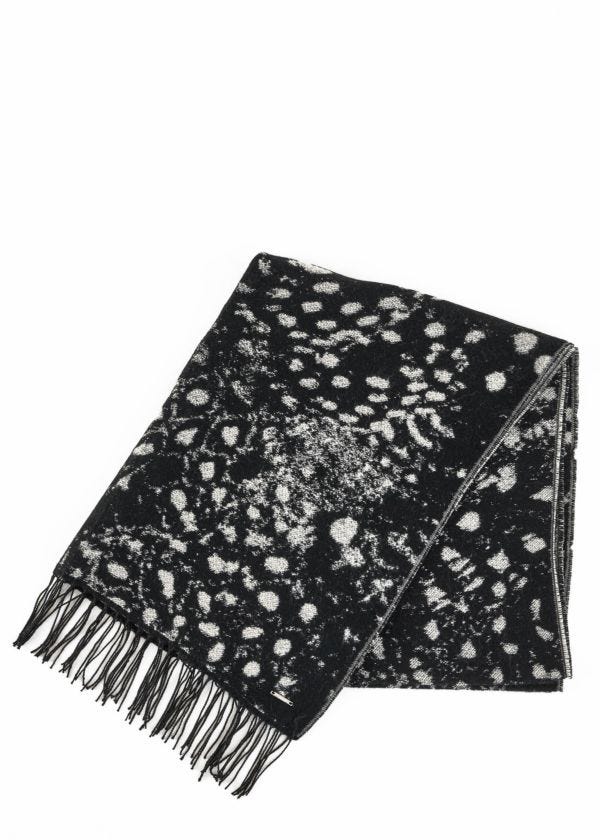 Scarf with graphic pattern