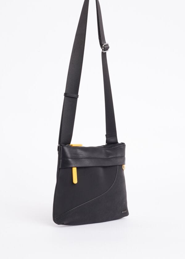 Crossbody kabelka s kovovým logom