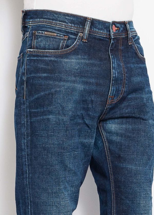 Low-waist jeans