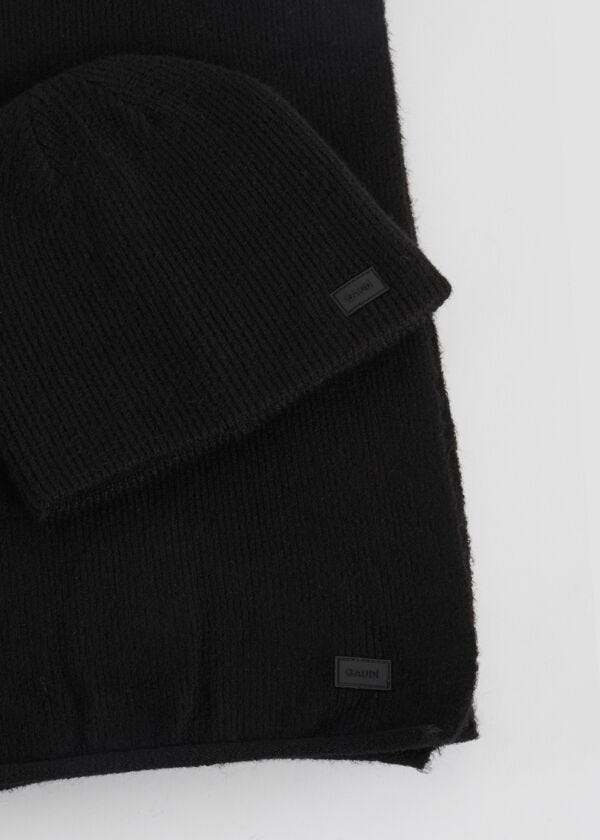 Berretto beanie e sciarpa coordinati