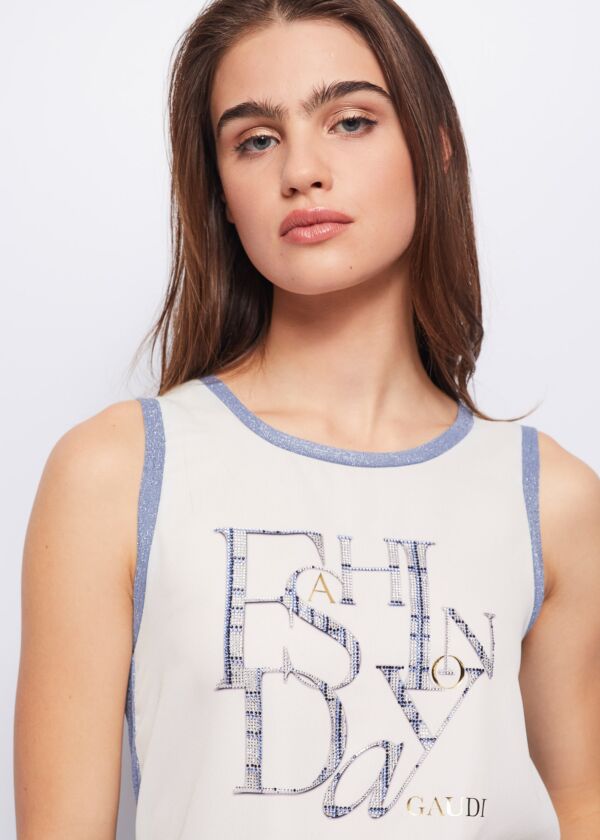 T-shirt with lettering