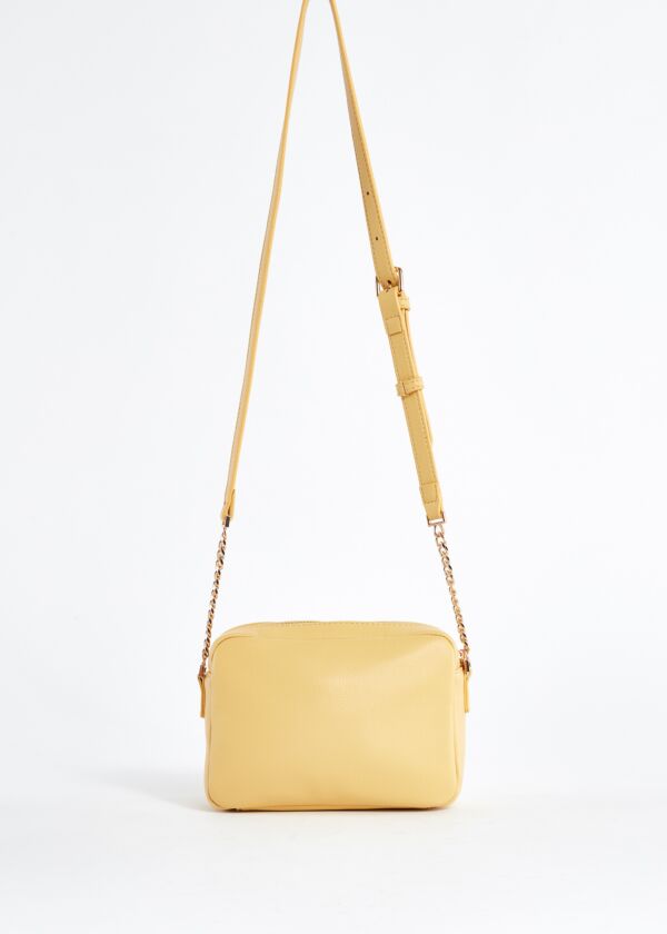 Crossbody in similpelle con catena