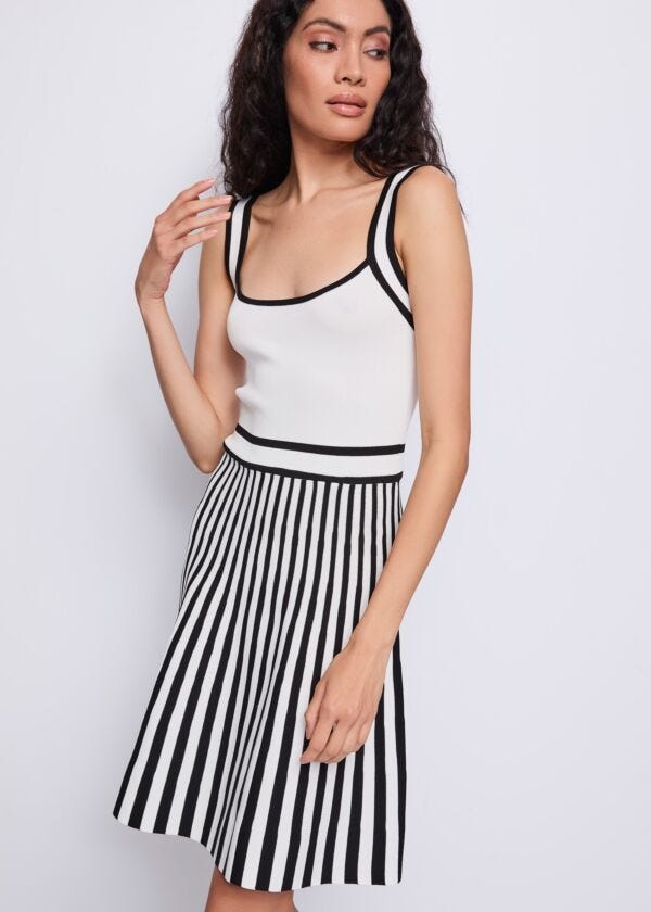 Abito da donna bianca con gonna svasata Gaudì Fashion