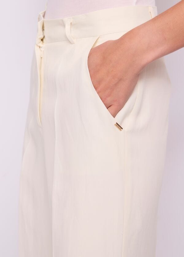 Pantaloni da donna con piega