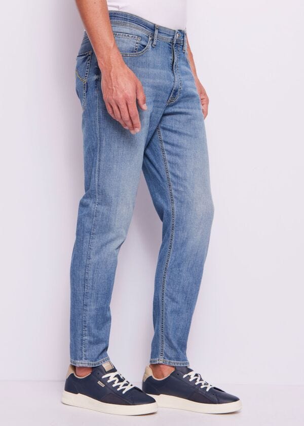 Men's tapered worn-effect cotton jeans