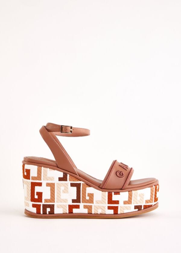 Sandali in similpelle con logo