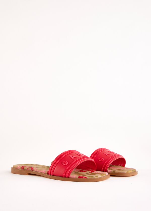 Mules rojos de piel sintética