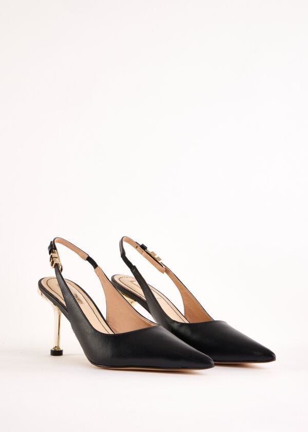 Zapatos destalonados negros de piel
