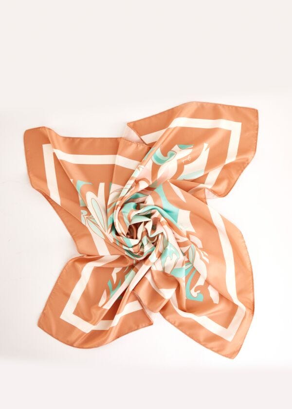 Women's foulard with floral print