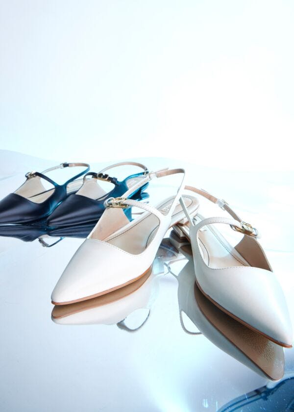 White leather decolletes Gaudì Fashion