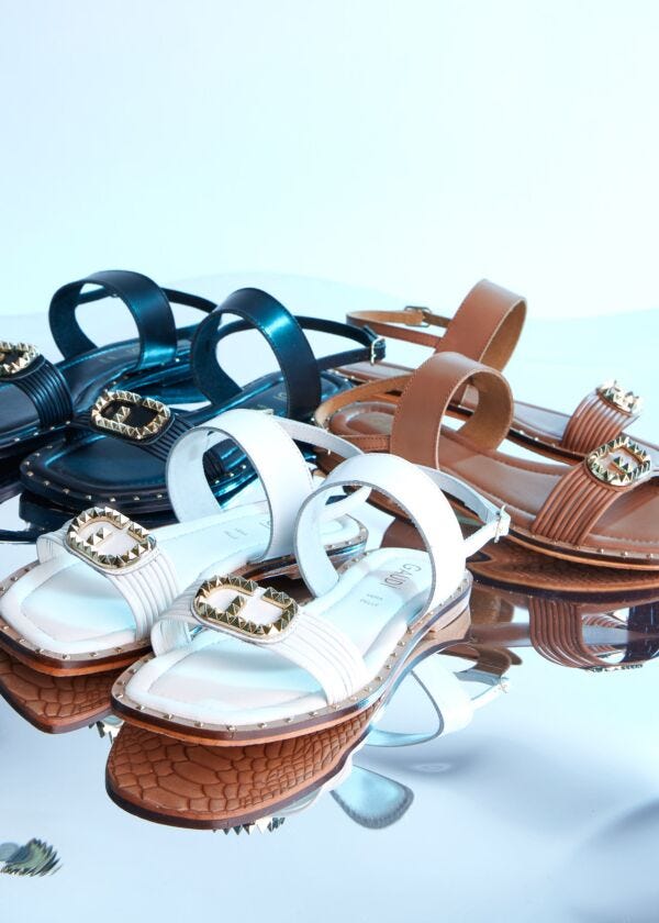 Sandales plates blanches en cuir Gaudì Fashion