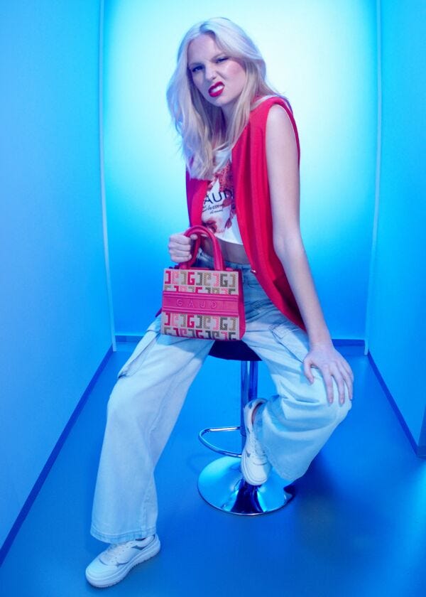LEA_LOOK3 