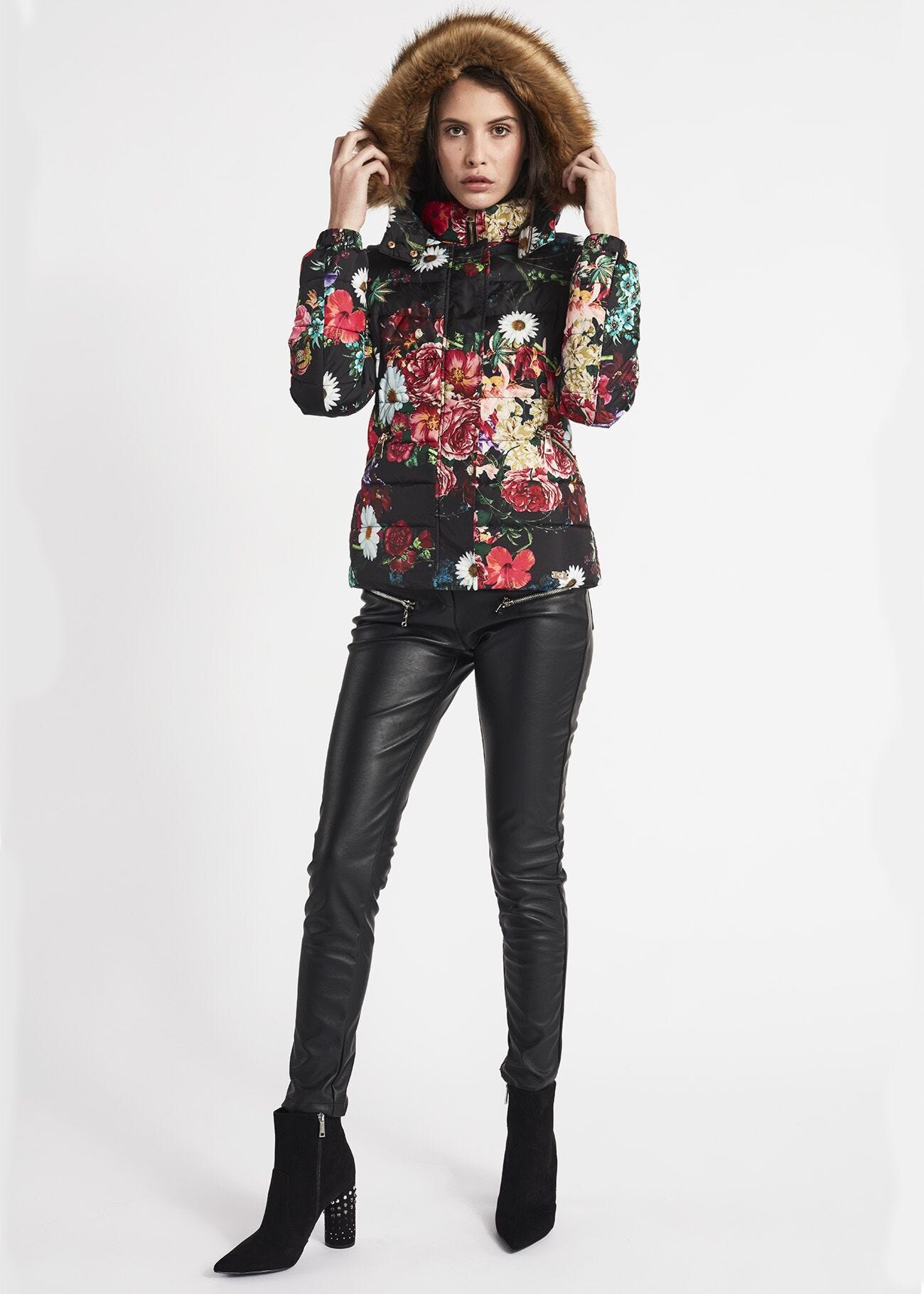 Short down jacket with floral print