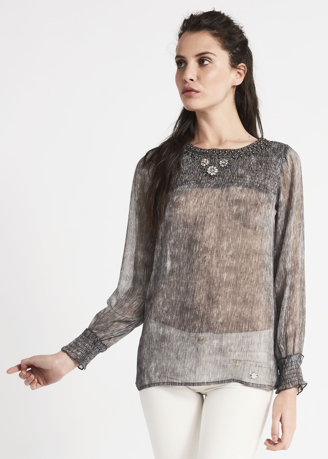 Blouse en mousseline avec broderie 