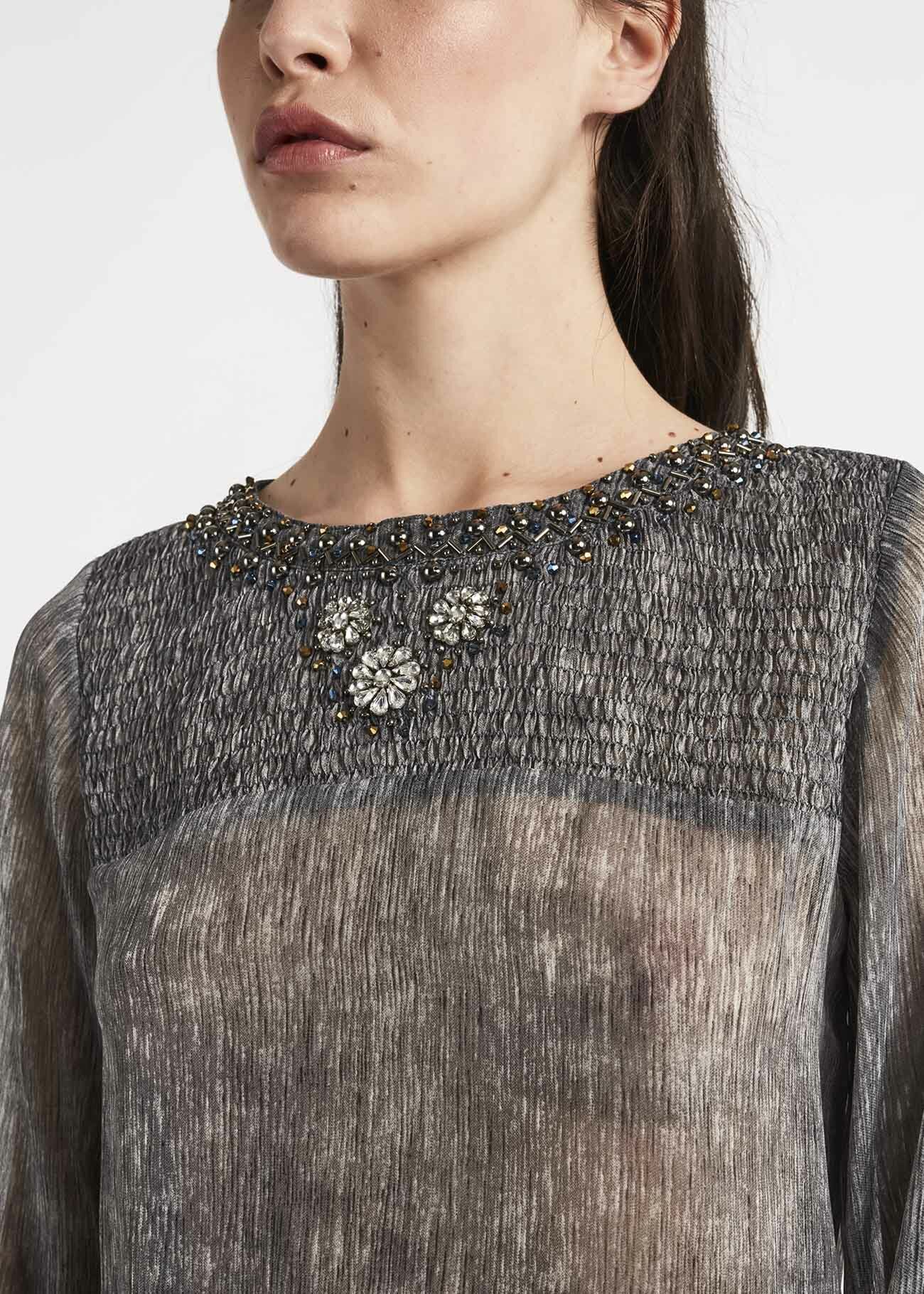Blouse en mousseline avec broderie 