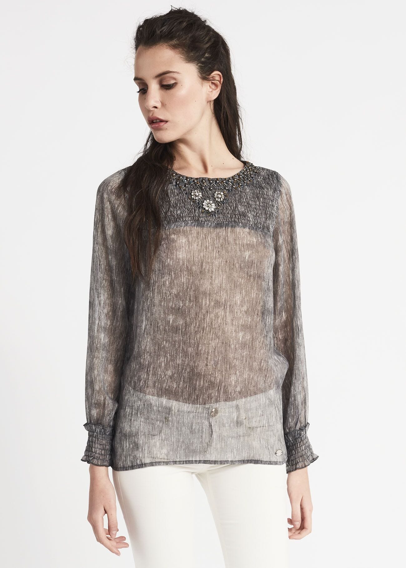 Blouse en mousseline avec broderie 