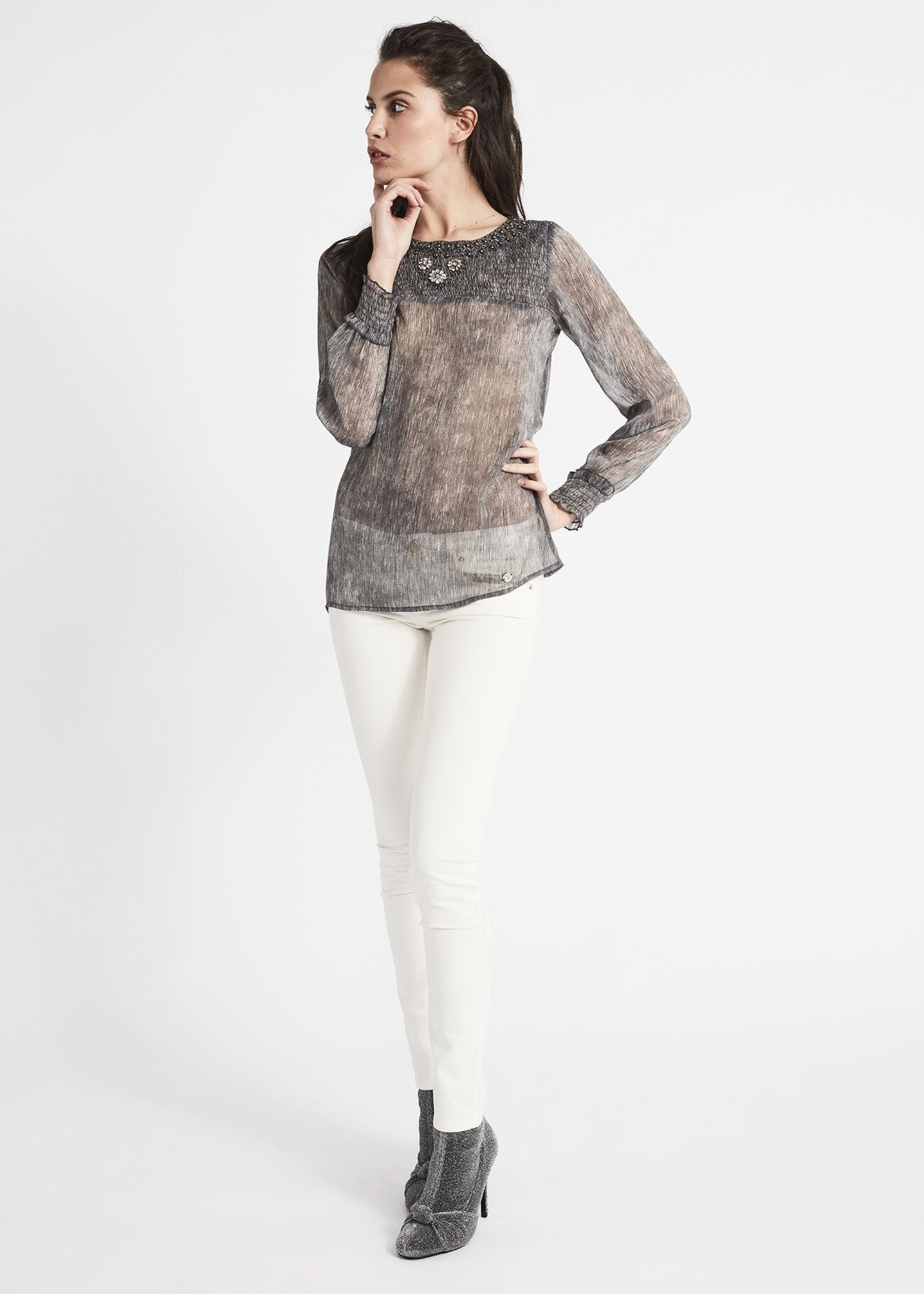 Blouse en mousseline avec broderie 