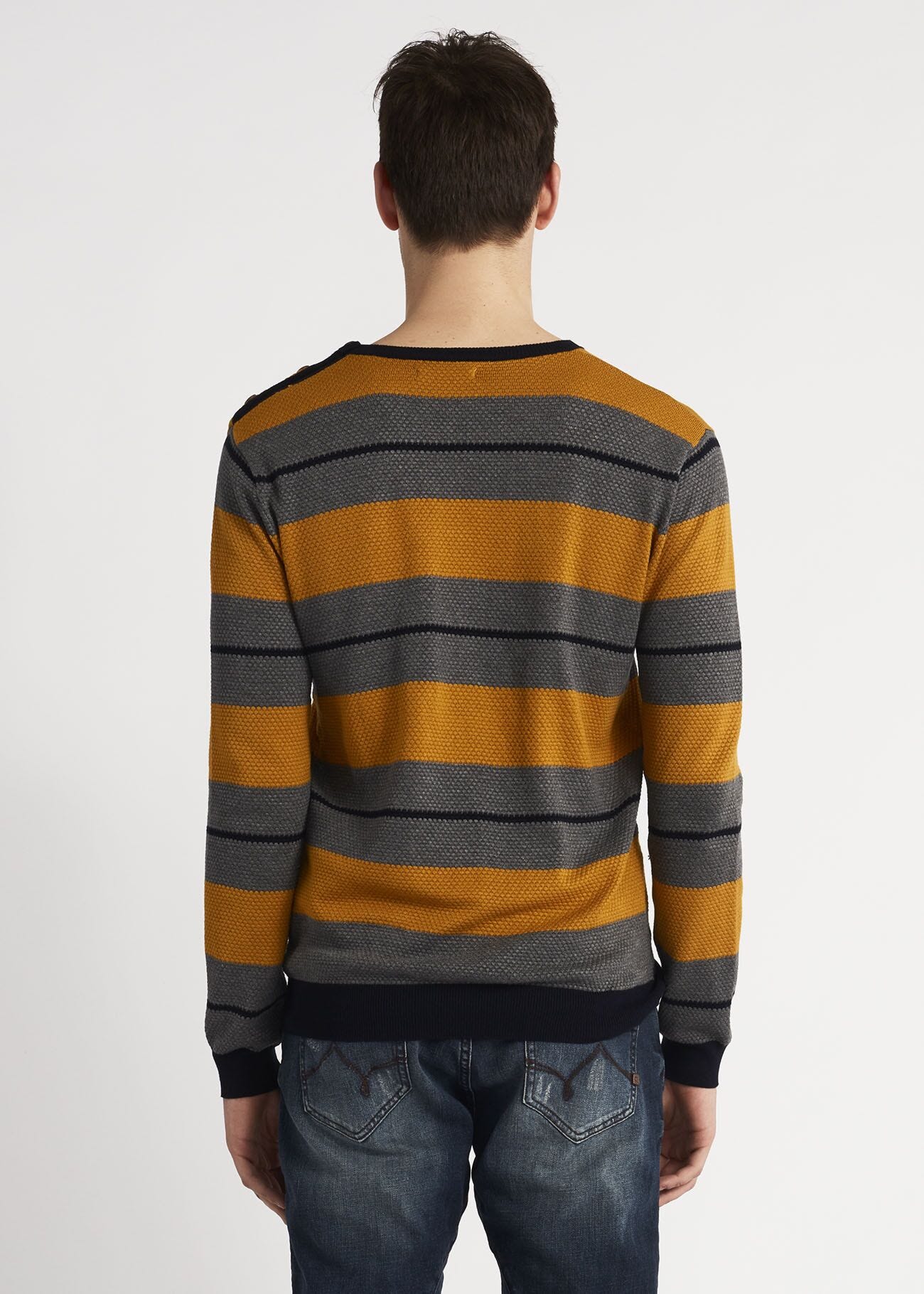 Crew neck jumper with buttons