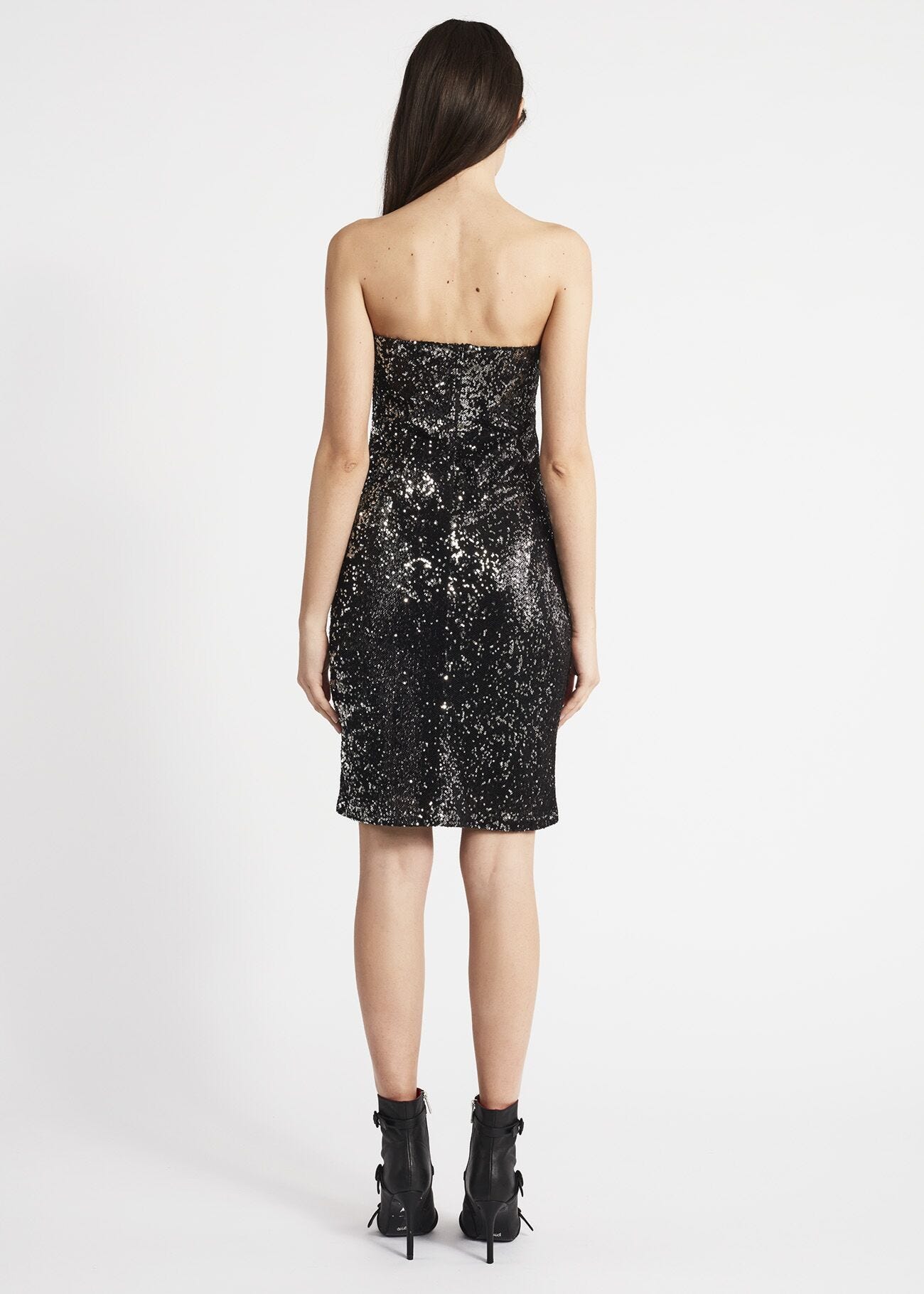 Abito con paillettes all over