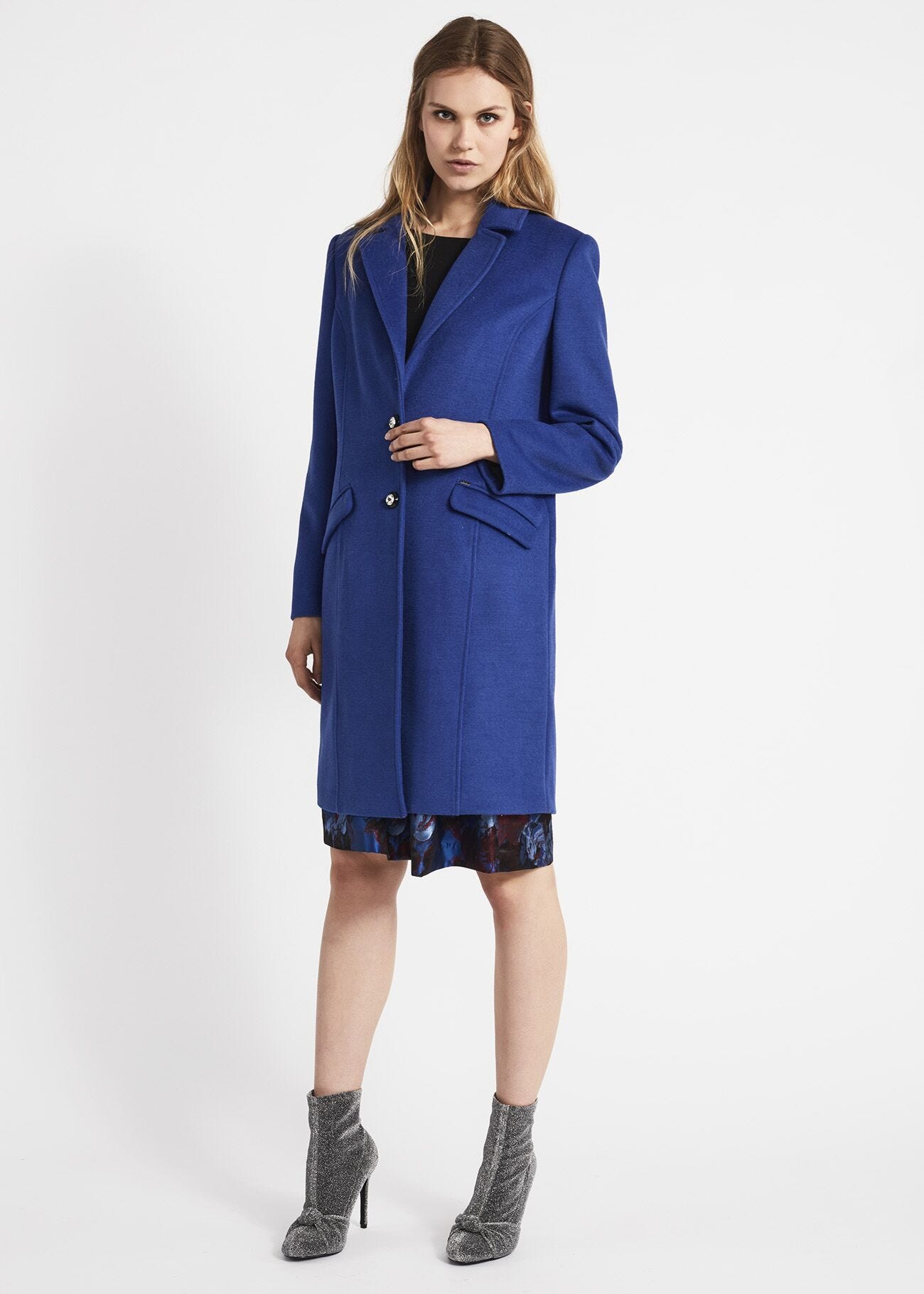 Single-breasted coat with jewelled buttons