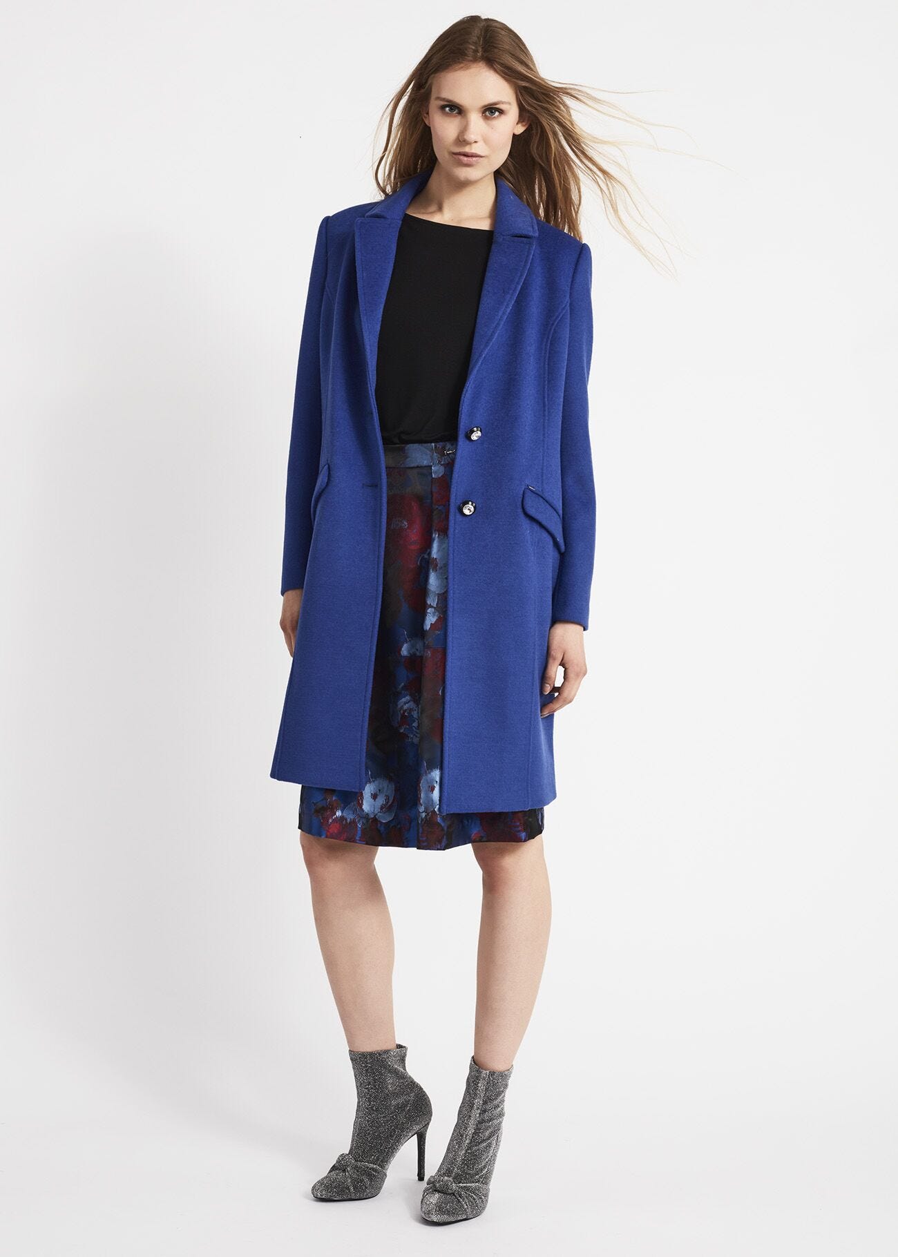 Single-breasted coat with jewelled buttons