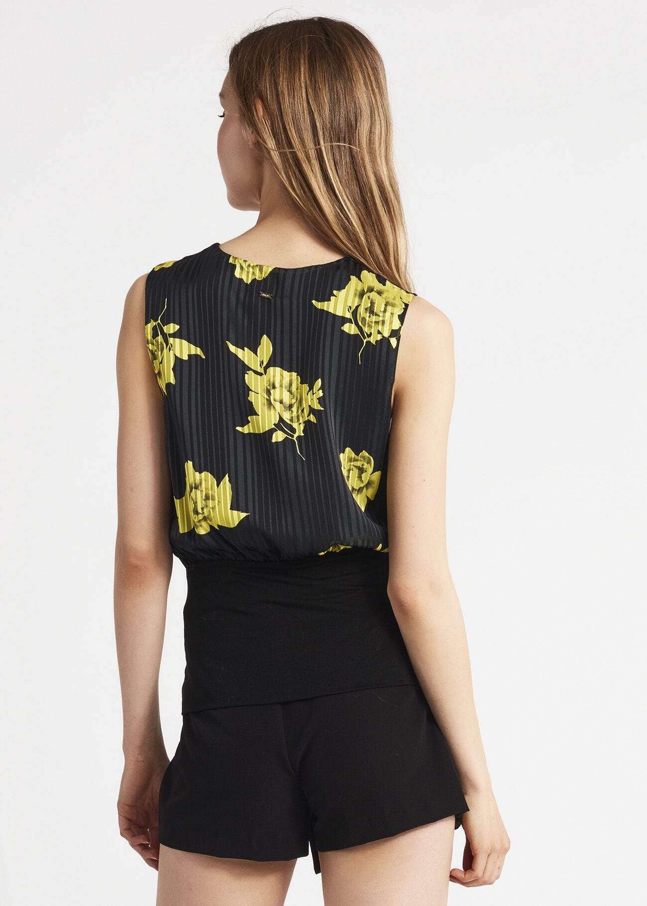 Crossover top