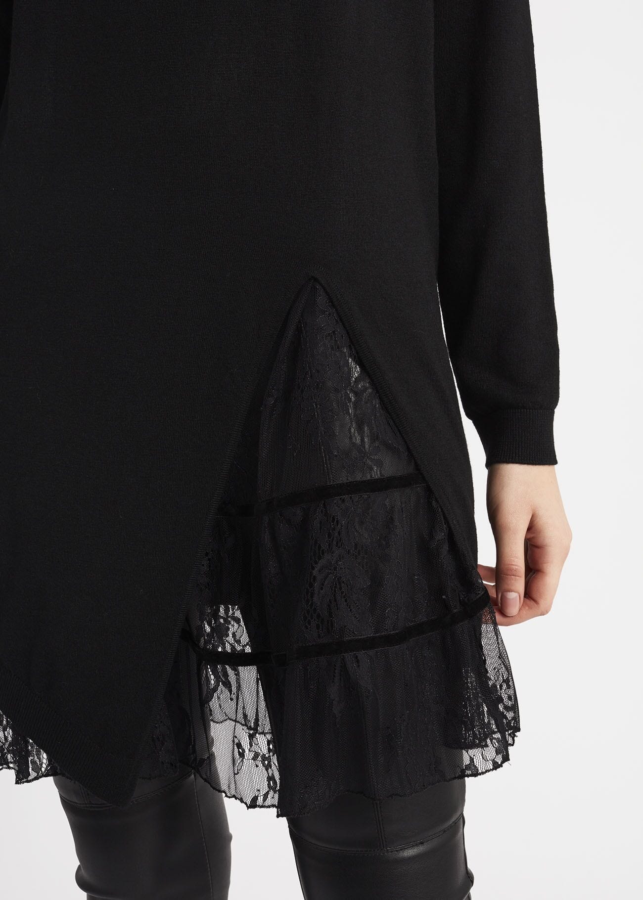 Completo maglia e sottoveste in pizzo