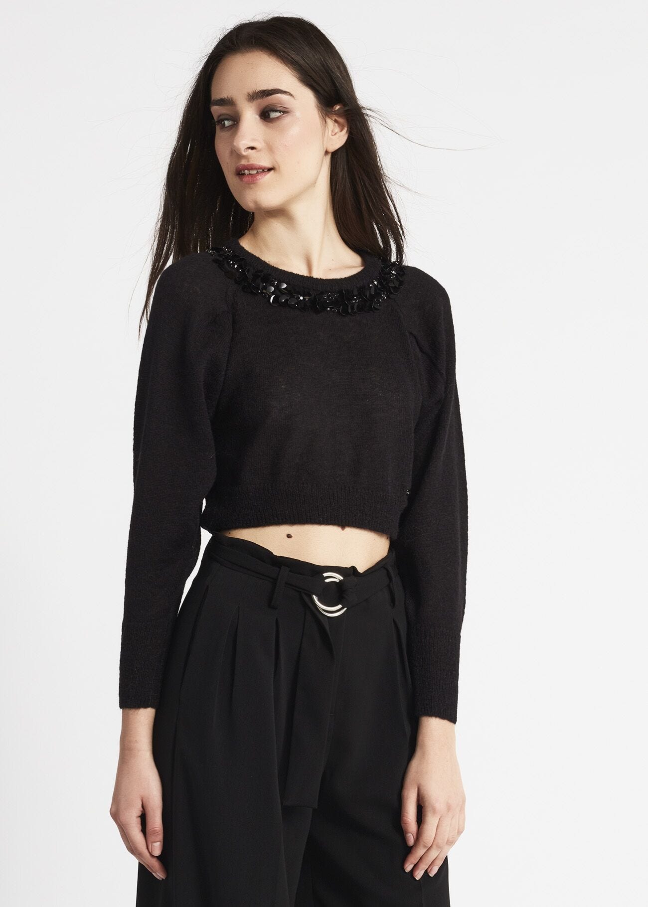 Cropped jumper with sequins
