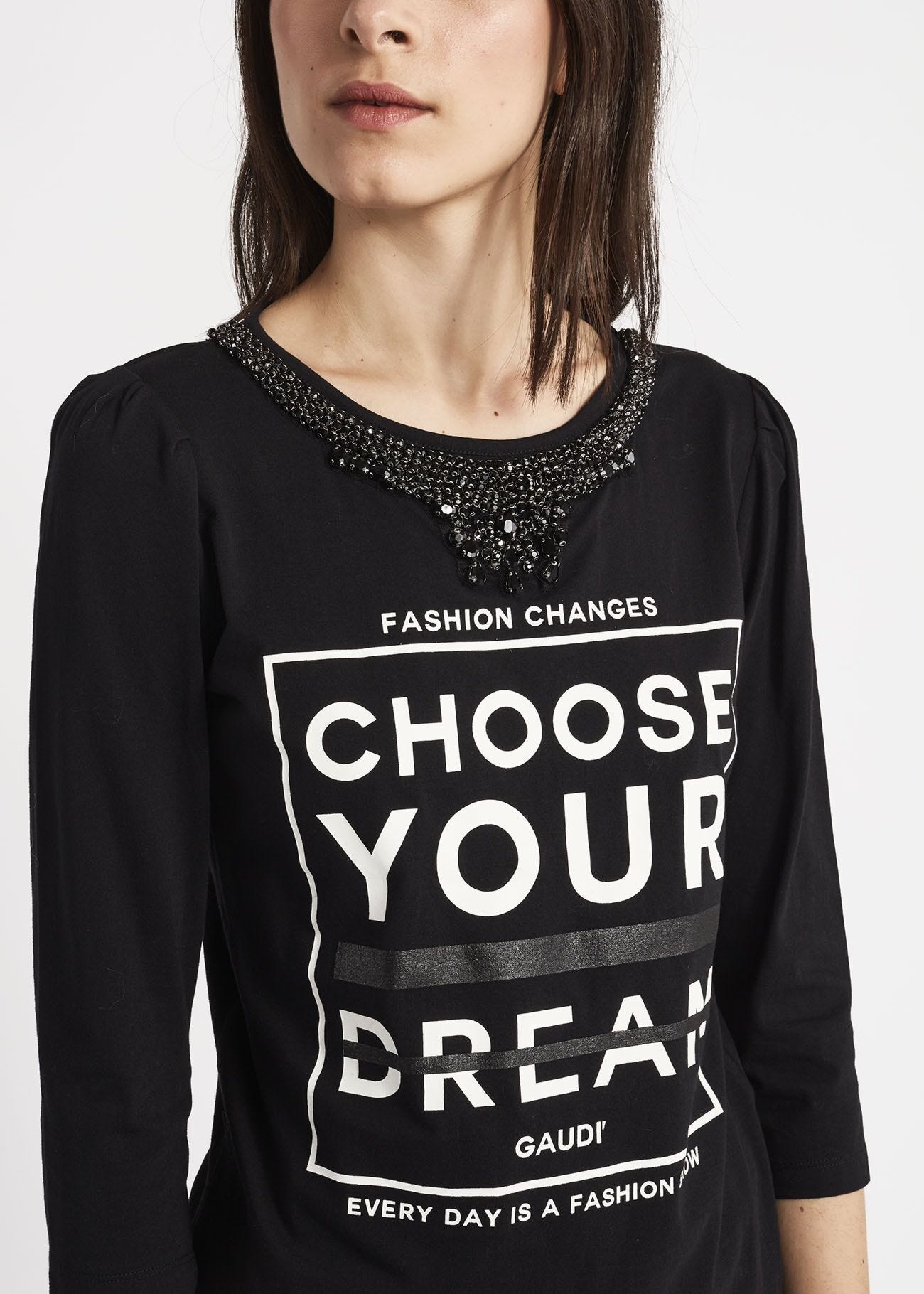 T-shirt with three-quarter length sleeves