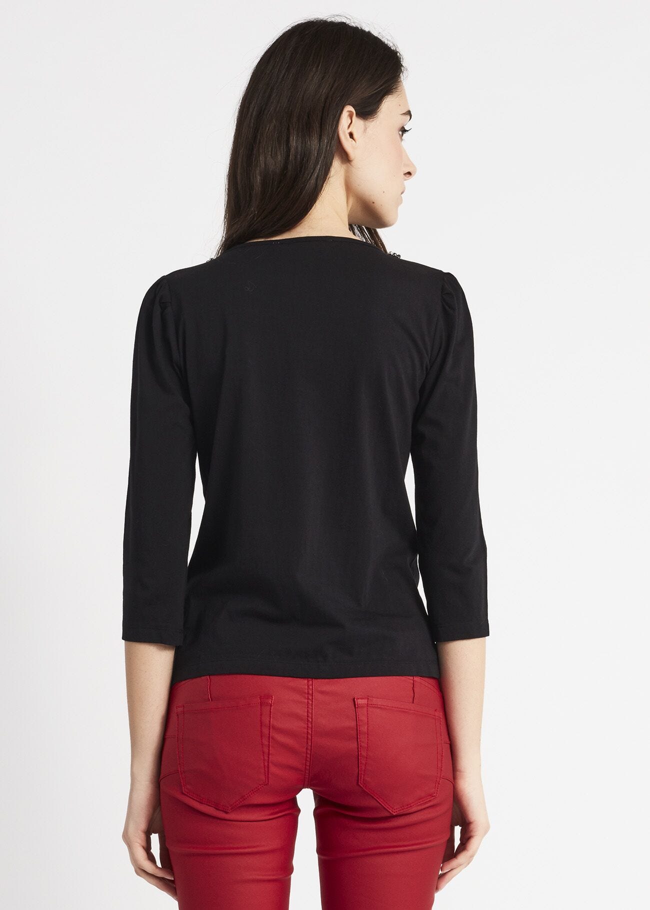 T-shirt with three-quarter length sleeves