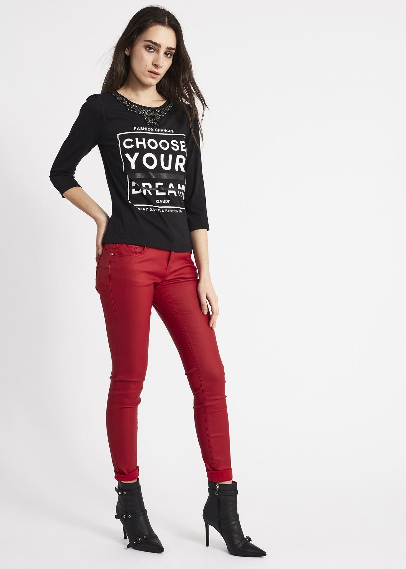 T-shirt with three-quarter length sleeves