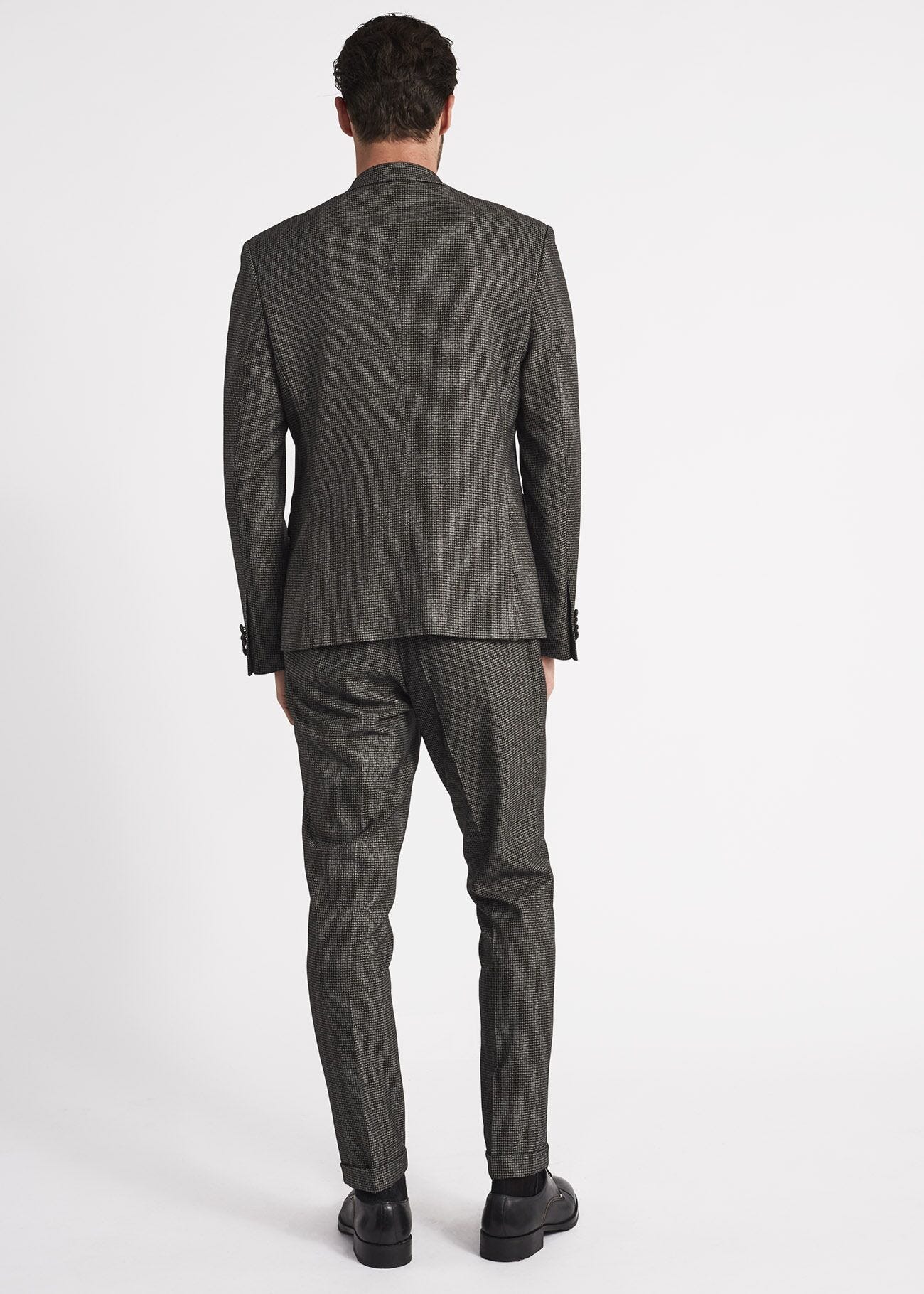 Houndstooth motif suit