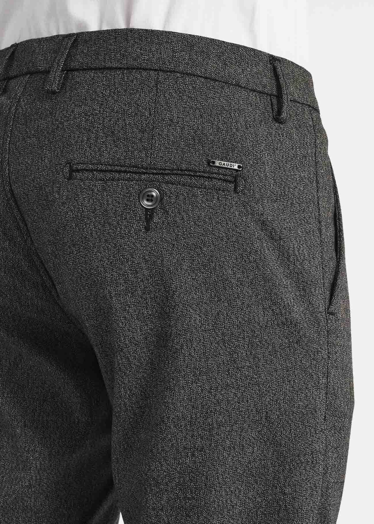 Pantaloni chino con risvolto