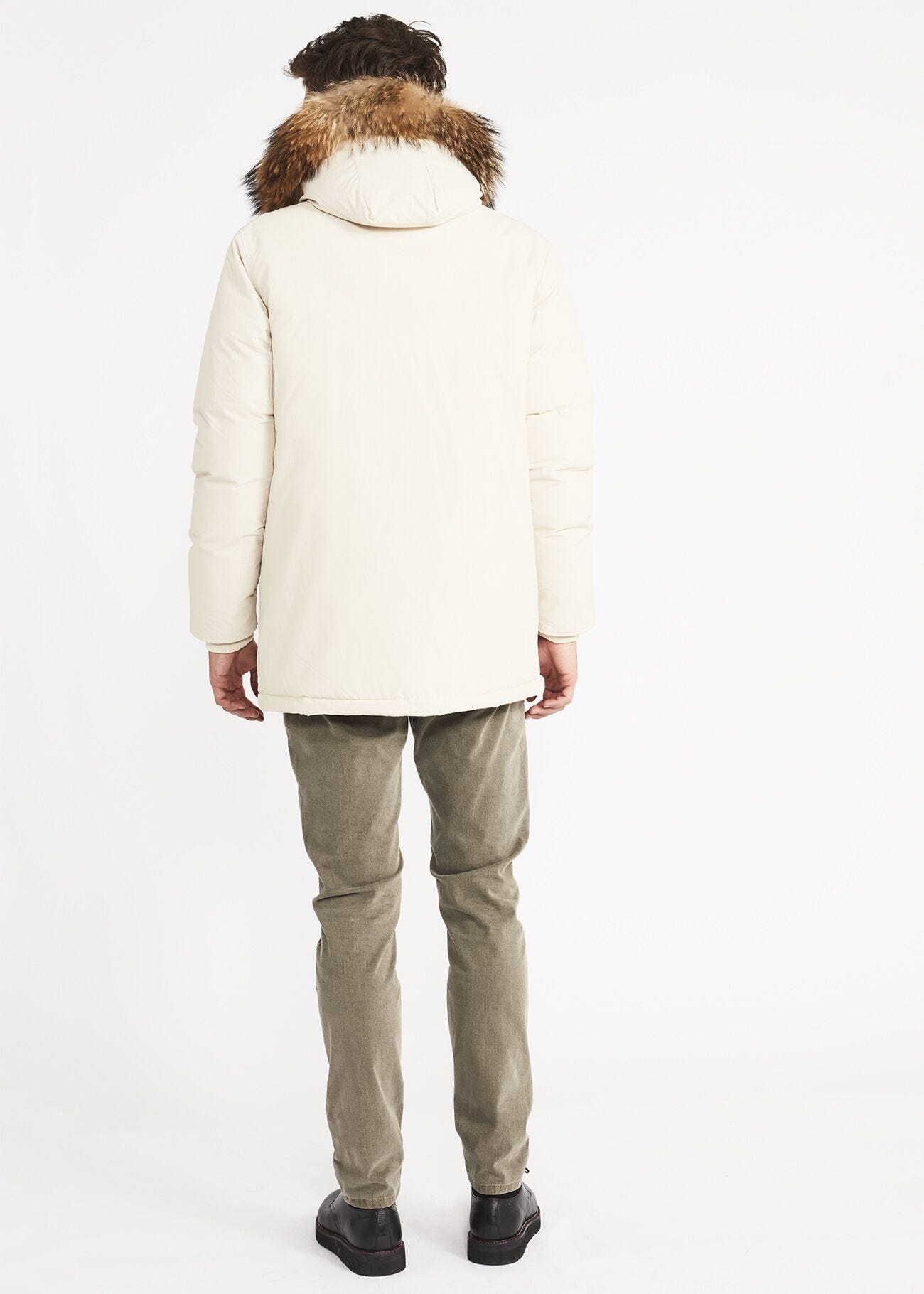 Parka with hood and pockets
