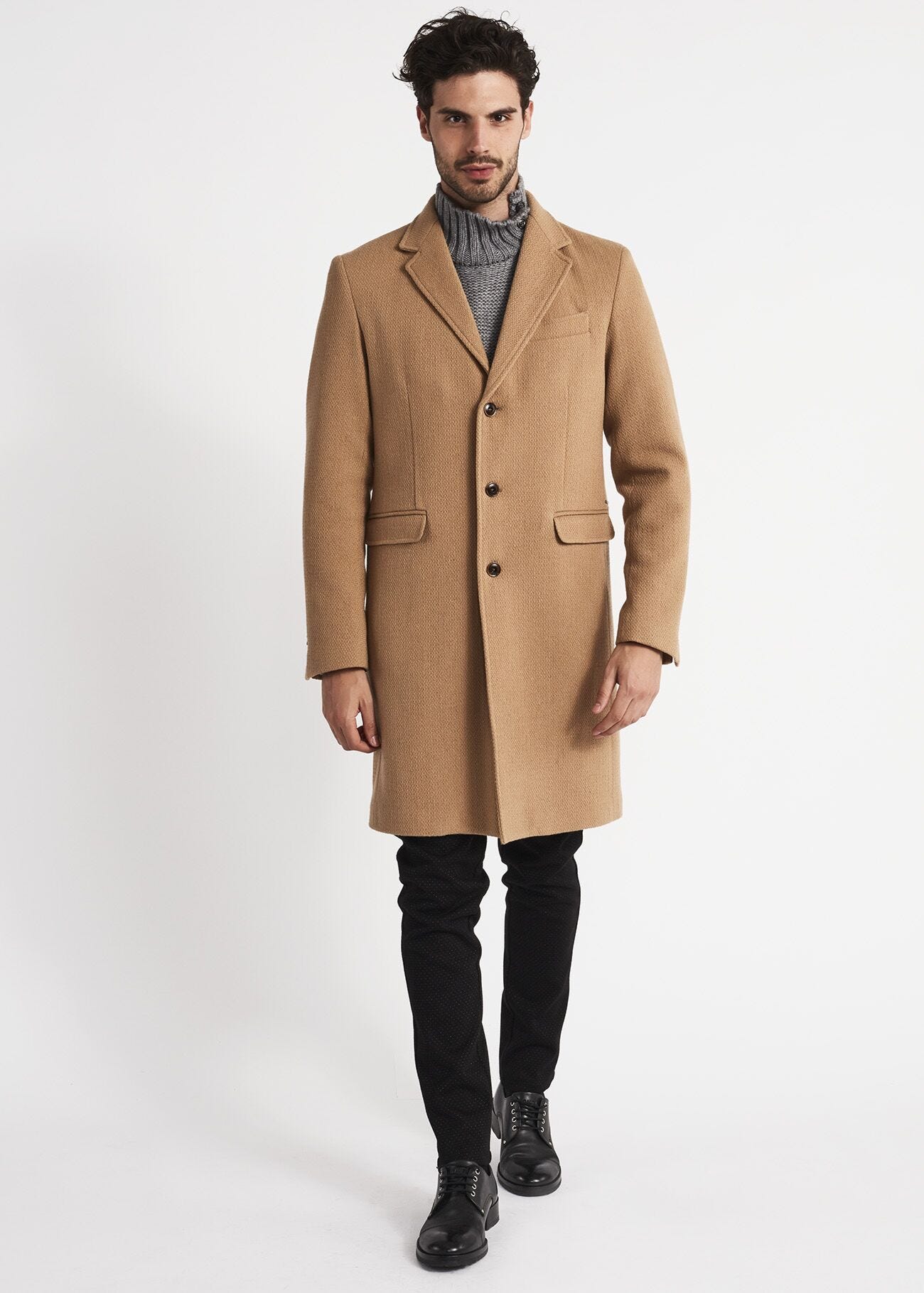 Long single-breasted coat
