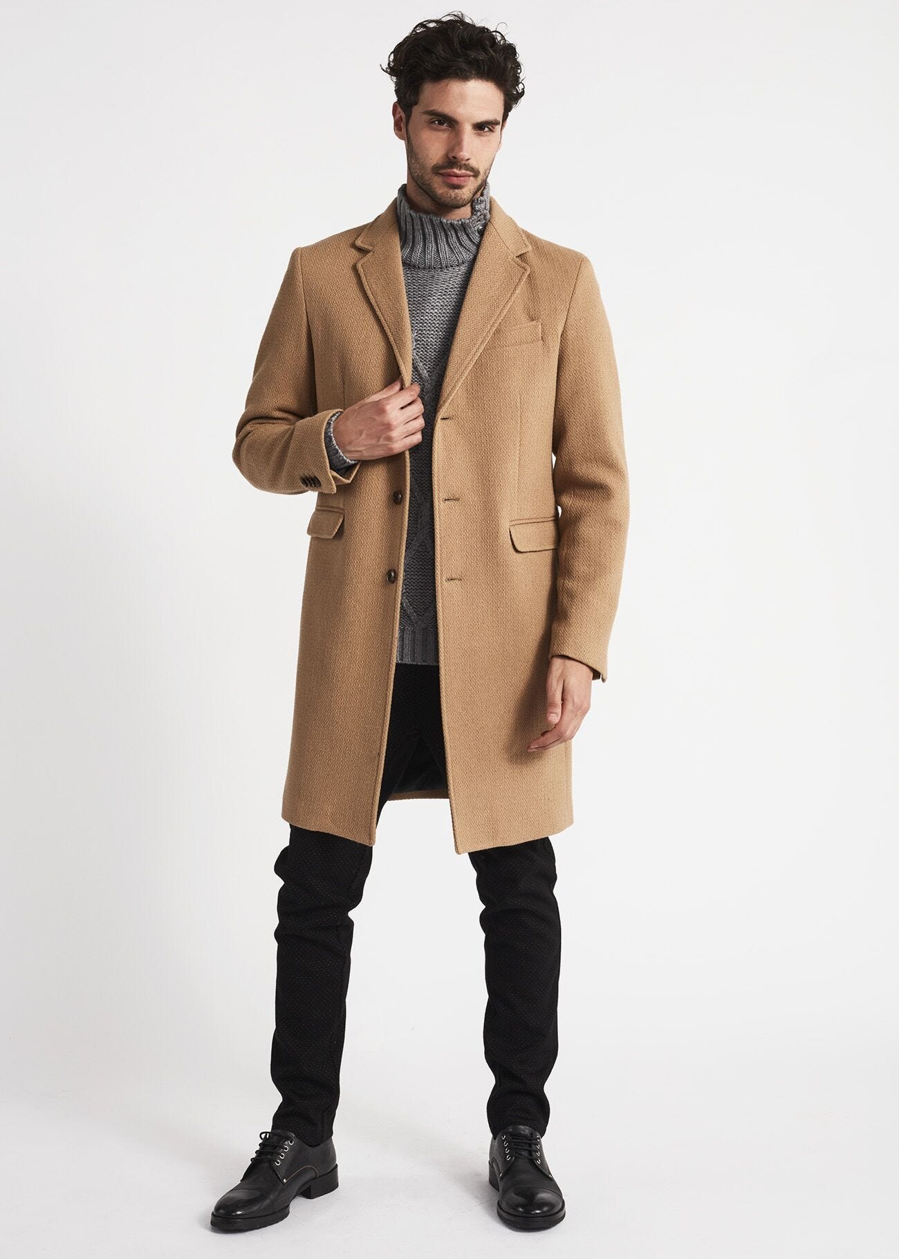 Long single-breasted coat