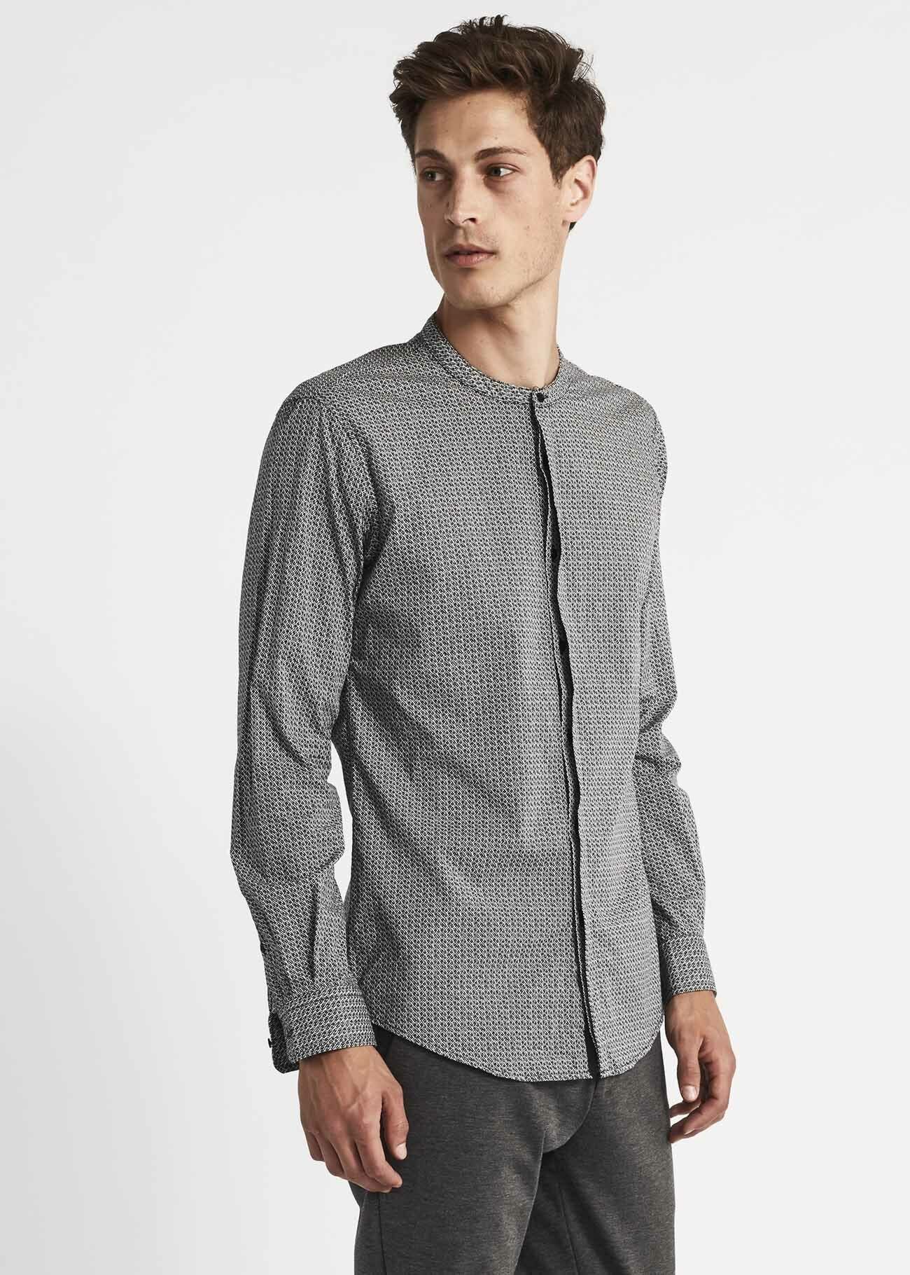 Mandarin shirt with geometric motif
