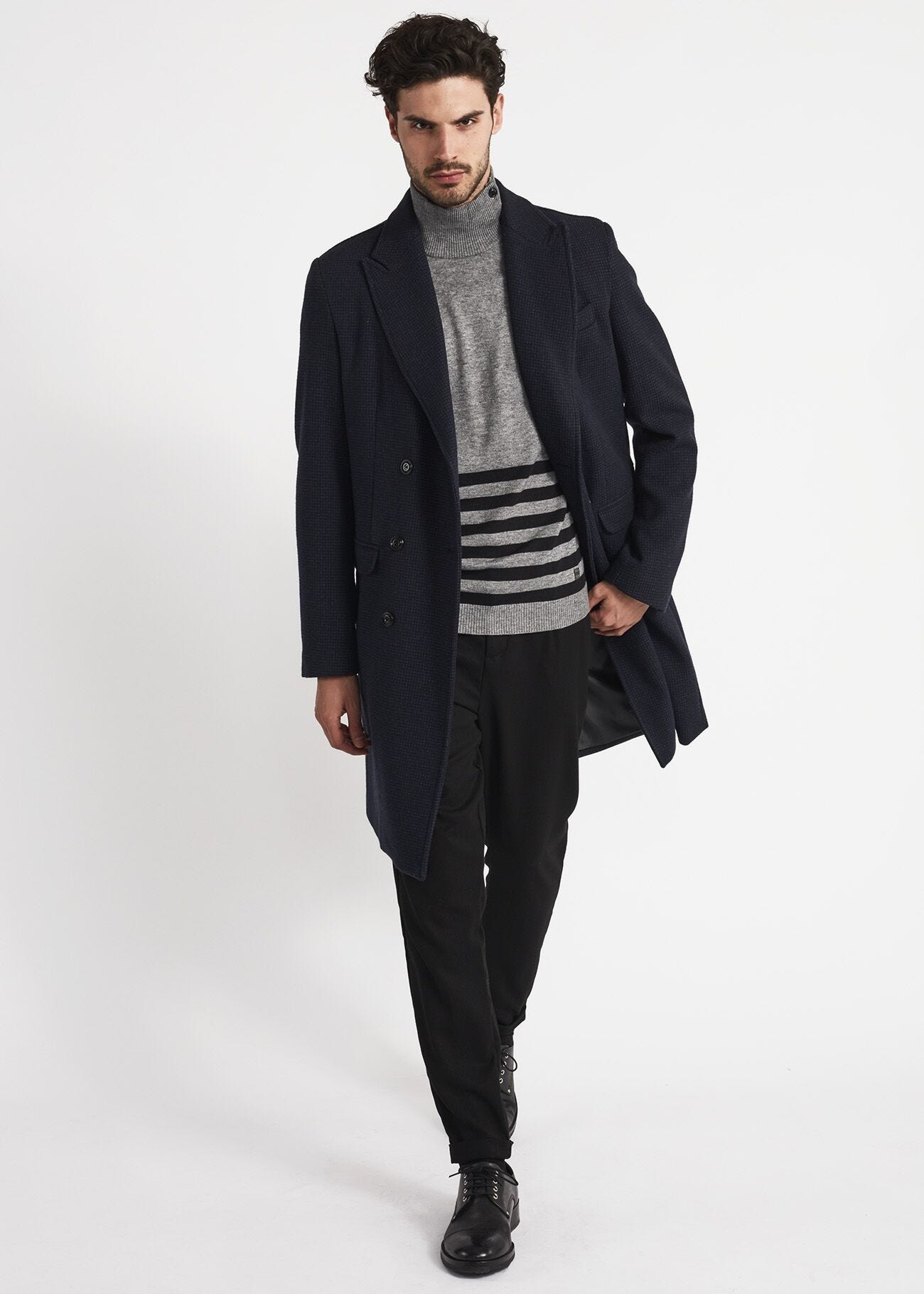 Turtleneck jumper with buttons