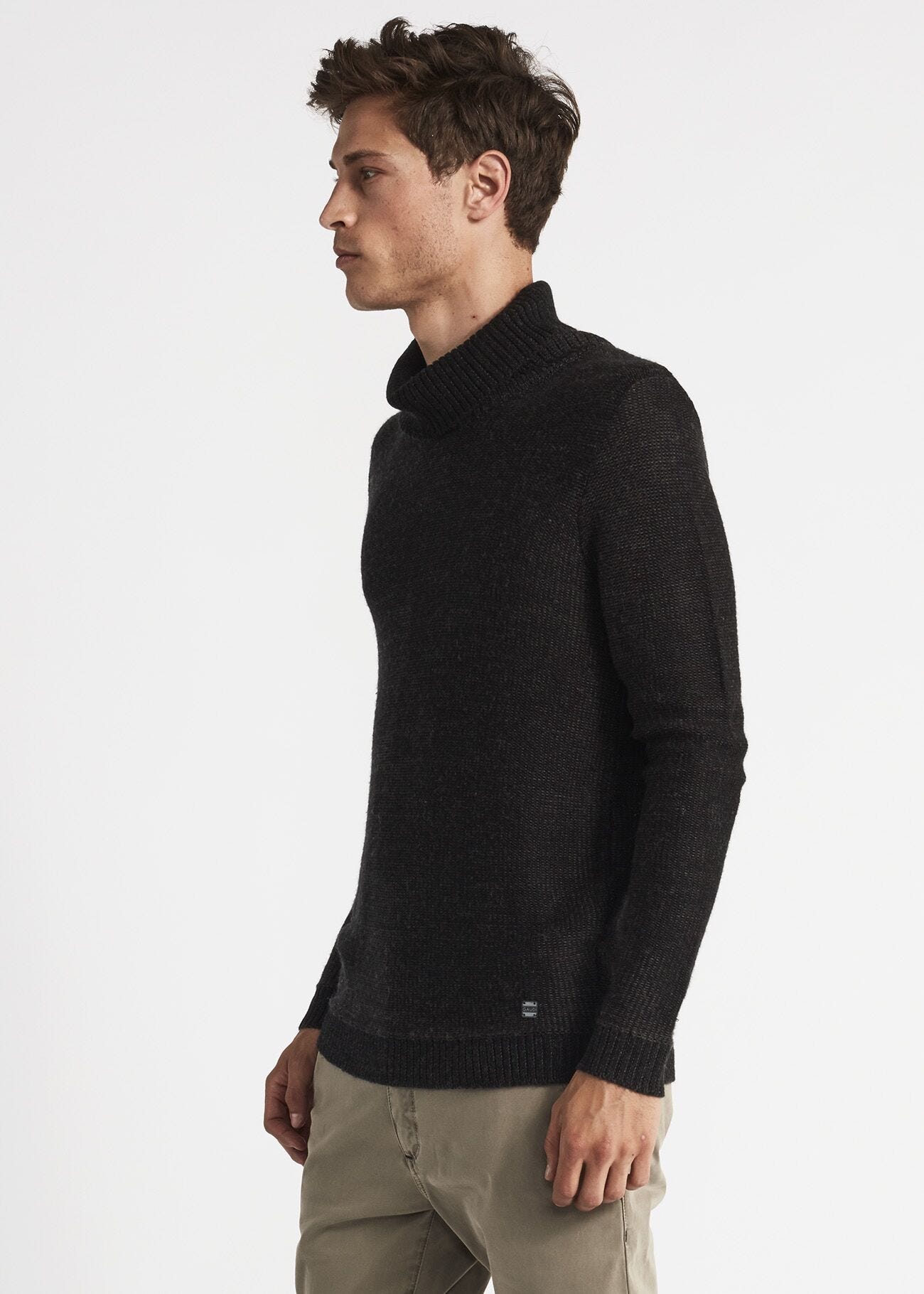 Maglia dolcevita con bordi a costine
