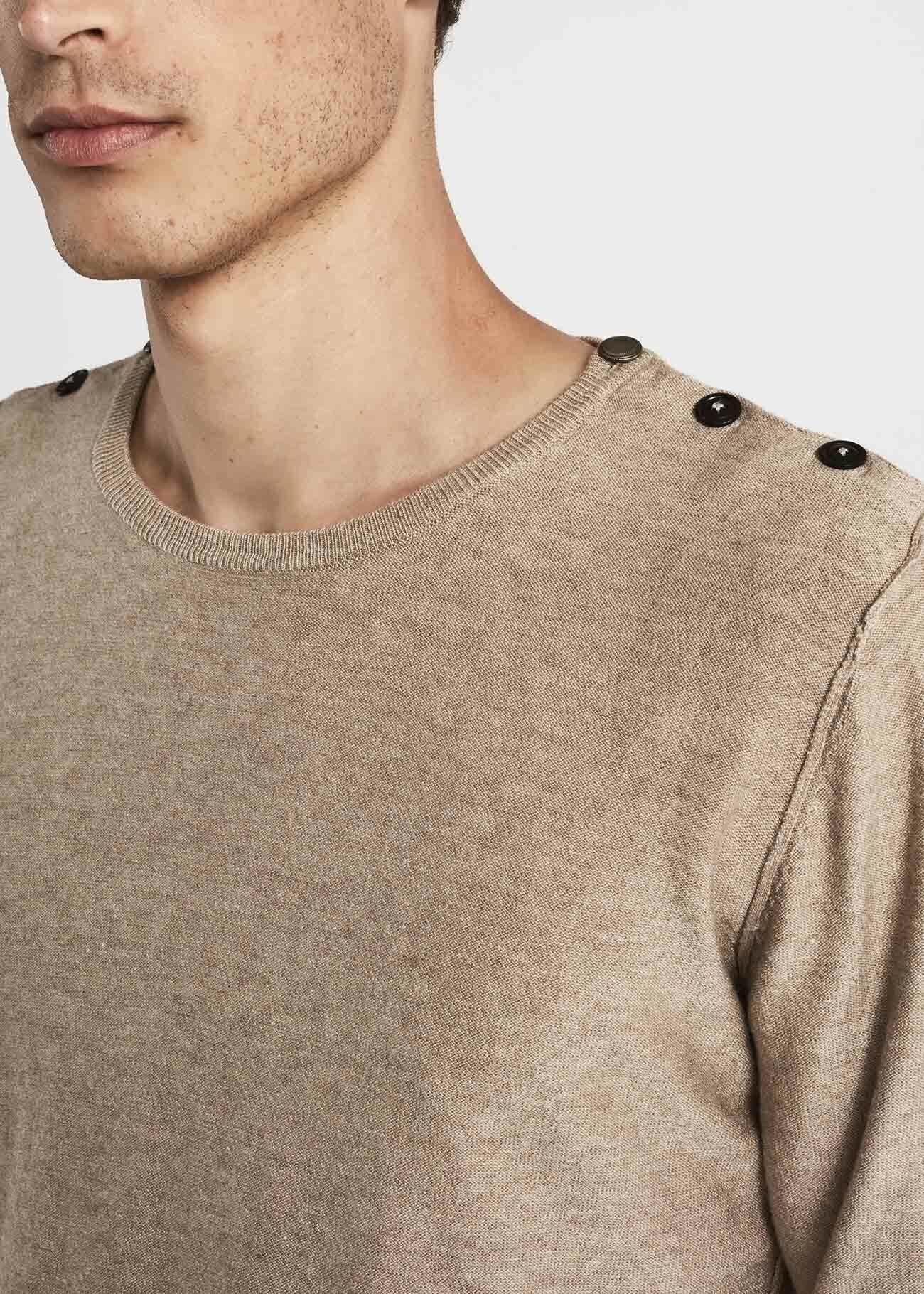 Crew neck jumper with buttons
