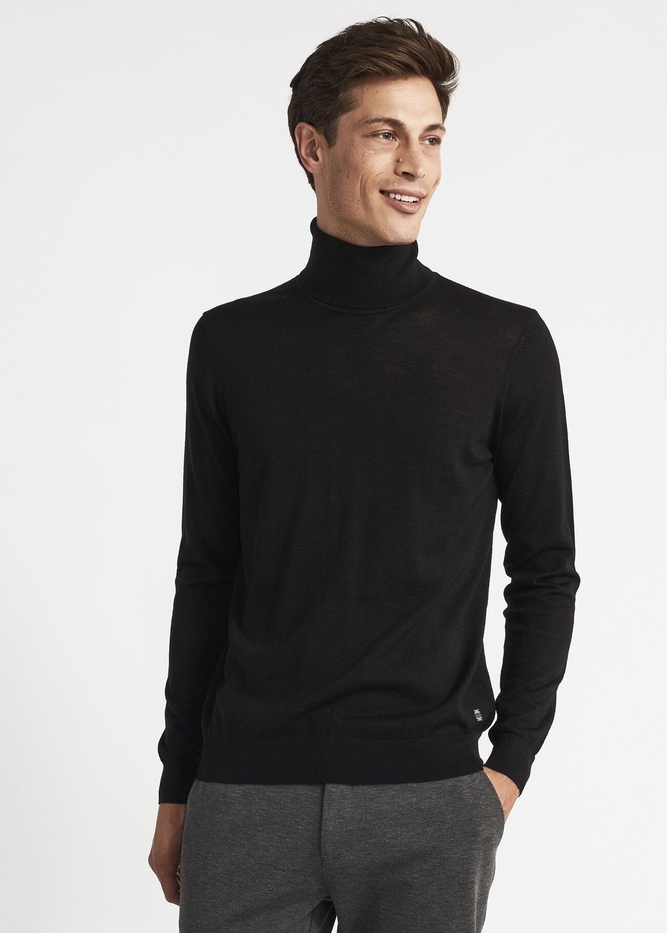 Lightweight turtleneck jumper