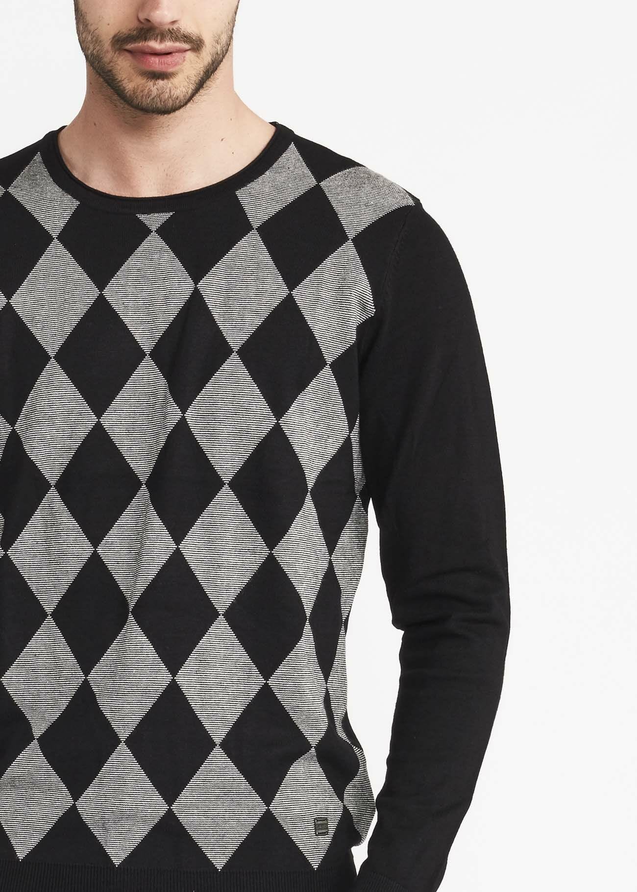 Crew neck jumper with diamond pattern